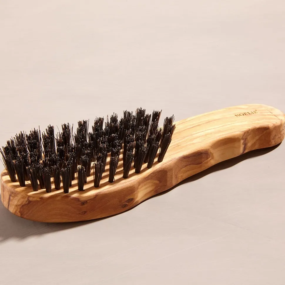 NOELIE Wildschweinborstenbürste Olivenholz